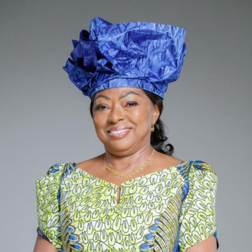 First-Lady-of-Angola-1-4-366x400