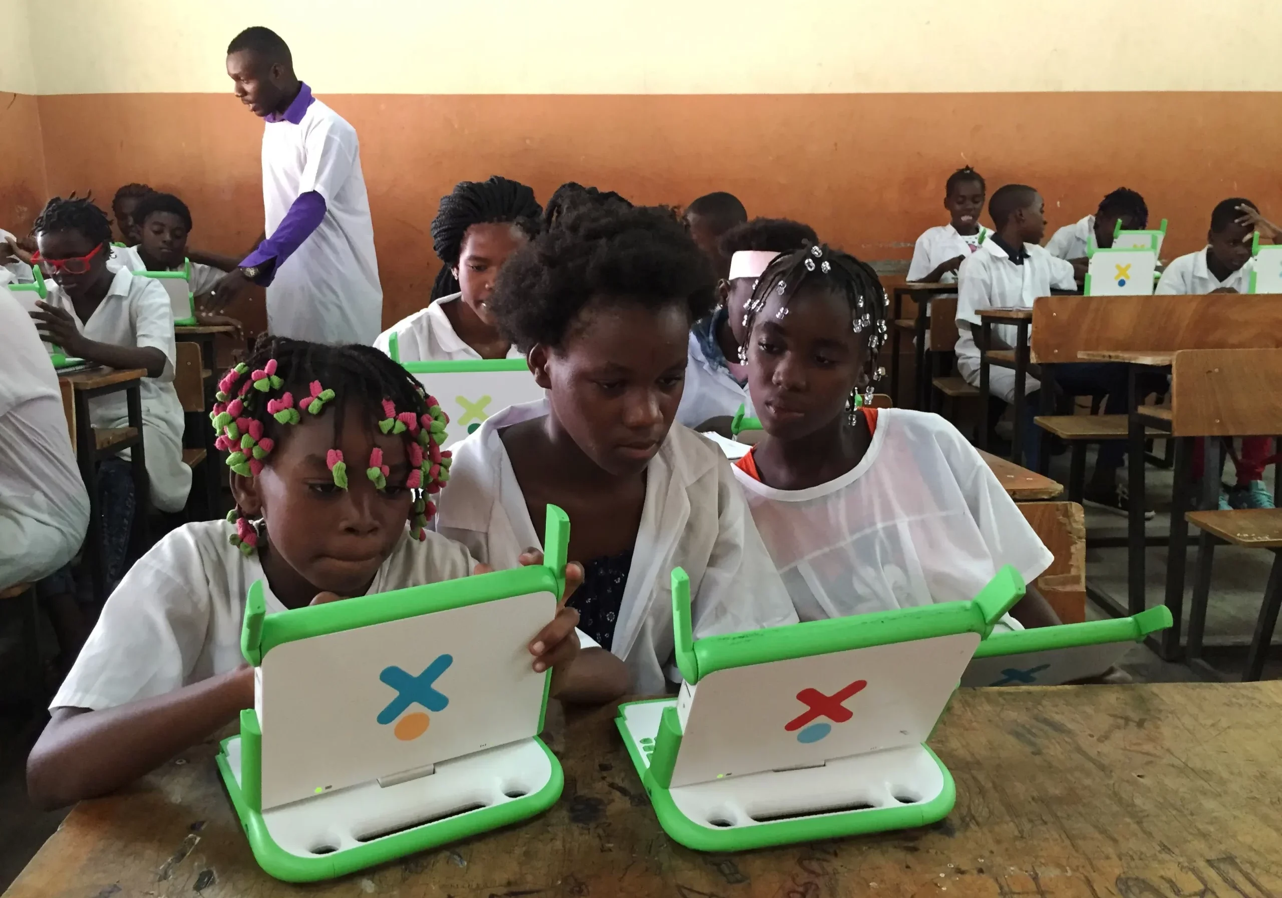 global_angola_classroom_educationinnovation.jpg global_angola_classroom_educationinnovation.jpg